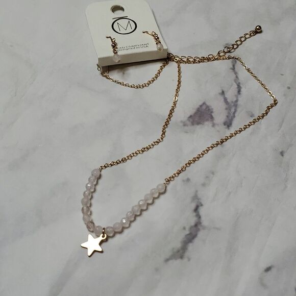 Jewelry - Gold Star Beaded Necklace
